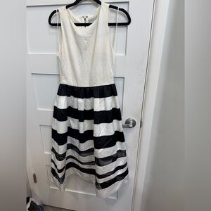Alice + Olivia Women's Dress in Black and White Stripes